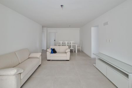 Apartamento à venda com 137m², 3 quartos e 3 vagas Apartamento à venda com 137m², 3 quartos e 3 vagasSala