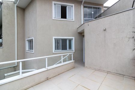 Casa à venda com 62m², 3 quartos e 1 vaga Casa à venda com 62m², 3 quartos e 1 vagaTerraço