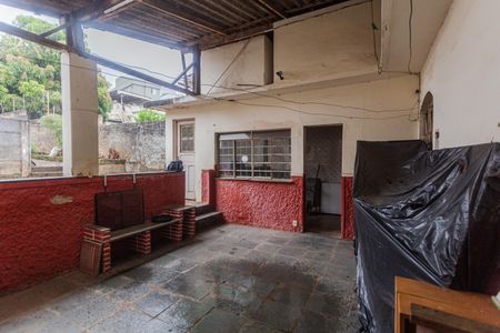 Casa à venda com 180m², 4 quartos e 1 vagaÁrea de Serviço