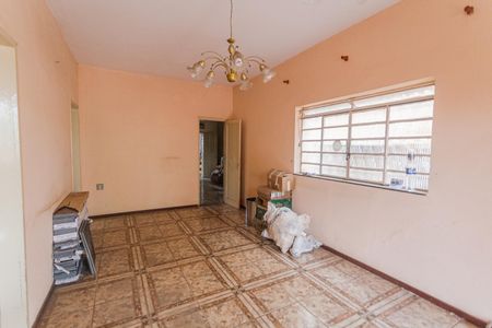 Sala de casa à venda com 4 quartos, 180m² em Esplanada, Belo Horizonte