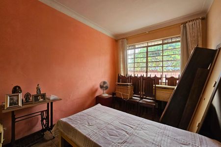 Casa à venda com 4 quartos, 180m² em Esplanada, Belo Horizonte