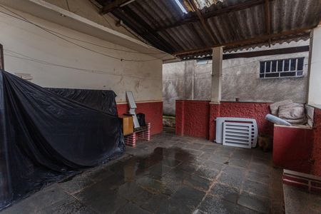 Casa à venda com 180m², 4 quartos e 1 vagaÁrea de Serviço