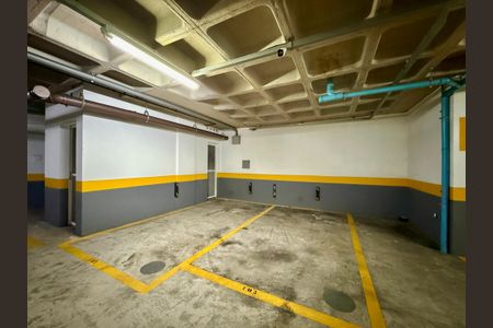 Apartamento à venda com 100m², 2 quartos e 3 vagasVagas Apartamento 