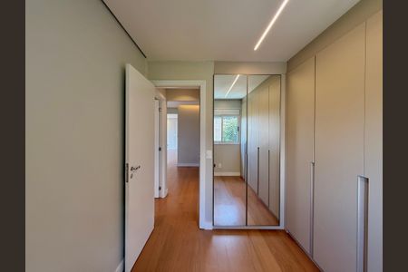 Apartamento à venda com 100m², 2 quartos e 3 vagasQuarto 2