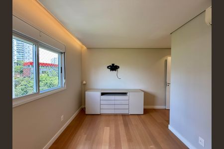 Apartamento à venda com 100m², 2 quartos e 3 vagasSuíte 