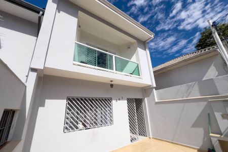 Casa à venda com 95m², 2 quartos e 2 vagasFachada
