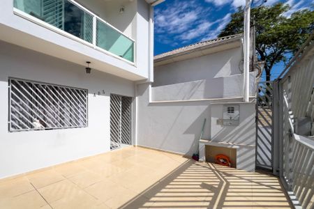 Casa à venda com 95m², 2 quartos e 2 vagasEntrada