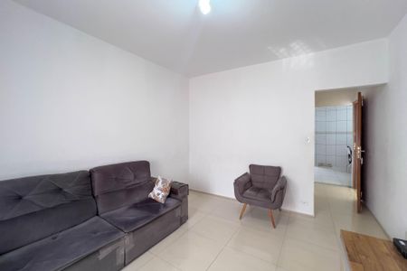 Casa à venda com 95m², 2 quartos e 2 vagasSala