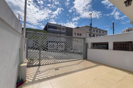 Casa à venda com 95m², 2 quartos e 2 vagasEntrada