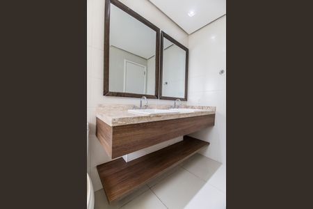 Apartamento à venda com 176m², 3 quartos e 3 vagas Apartamento à venda com 176m², 3 quartos e 3 vagasBanheiro da Suíte