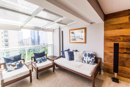 Apartamento à venda com 176m², 3 quartos e 3 vagas Apartamento à venda com 176m², 3 quartos e 3 vagasVaranda