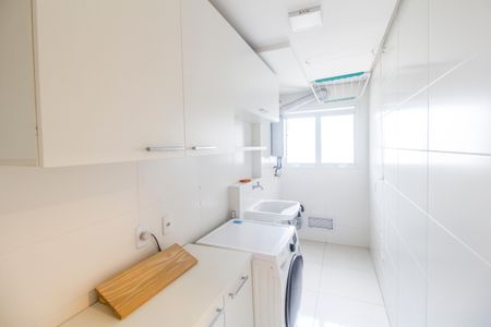 Apartamento à venda com 176m², 3 quartos e 3 vagas Apartamento à venda com 176m², 3 quartos e 3 vagasÁrea de Serviço