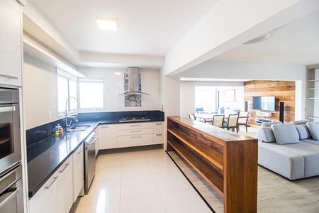 Apartamento à venda com 176m², 3 quartos e 3 vagas Apartamento à venda com 176m², 3 quartos e 3 vagasCozinha