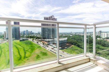 Apartamento à venda com 176m², 3 quartos e 3 vagas Apartamento à venda com 176m², 3 quartos e 3 vagasVaranda