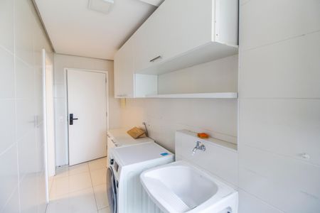 Apartamento à venda com 176m², 3 quartos e 3 vagas Apartamento à venda com 176m², 3 quartos e 3 vagasÁrea de Serviço