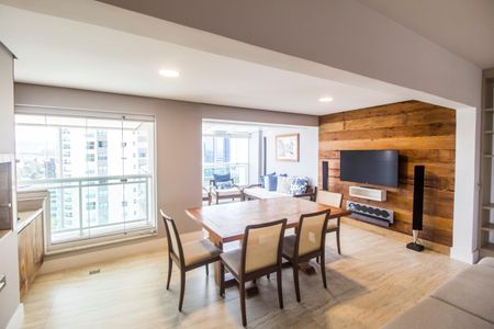 Apartamento à venda com 176m², 3 quartos e 3 vagas Apartamento à venda com 176m², 3 quartos e 3 vagasVaranda