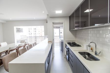 Apartamento à venda com 110m², 4 quartos e 2 vagas Apartamento à venda com 110m², 4 quartos e 2 vagasCozinha