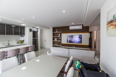 Apartamento à venda com 110m², 4 quartos e 2 vagas Apartamento à venda com 110m², 4 quartos e 2 vagasSala