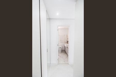 Apartamento à venda com 110m², 4 quartos e 2 vagas Apartamento à venda com 110m², 4 quartos e 2 vagasCloset da suíte
