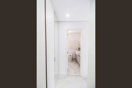 Apartamento à venda com 110m², 4 quartos e 2 vagas Apartamento à venda com 110m², 4 quartos e 2 vagasCloset da suíte