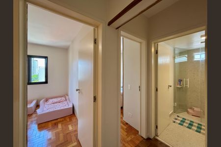 Apartamento à venda com 110m², 3 quartos e 2 vagasCorredor Quartos