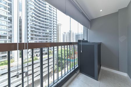 Varanda de kitnet/studio para alugar com 1 quarto, 28m² em Brooklin, São Paulo