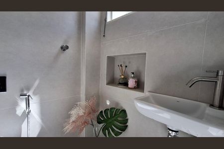 Apartamento à venda com 85m², 2 quartos e 1 vaga Apartamento à venda com 85m², 2 quartos e 1 vagaBanheiro