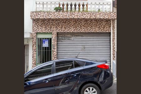 Casa para alugar com 200m², 2 quartos e 3 vagasFachada