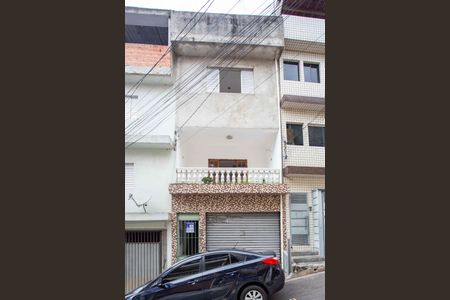 Casa para alugar com 200m², 2 quartos e 3 vagasFachada
