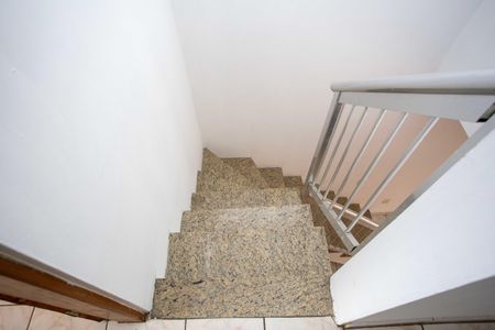 Casa para alugar com 200m², 2 quartos e 3 vagasEscada