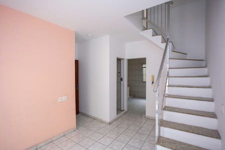 Sala de casa para alugar com 2 quartos, 200m² em Serraria, Diadema