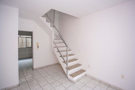 Casa para alugar com 200m², 2 quartos e 3 vagasSala