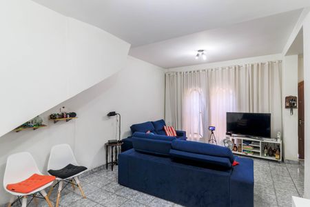 Casa à venda com 150m², 3 quartos e 2 vagasSala