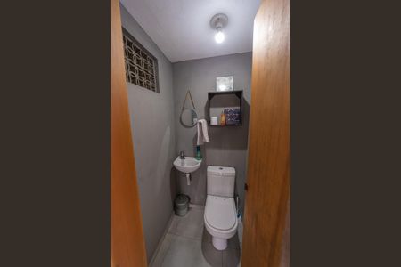 Casa à venda com 90m², 2 quartos e 2 vagasBanheiro 2