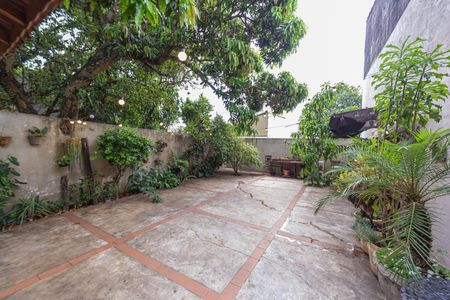 Casa à venda com 90m², 2 quartos e 2 vagasQuintal