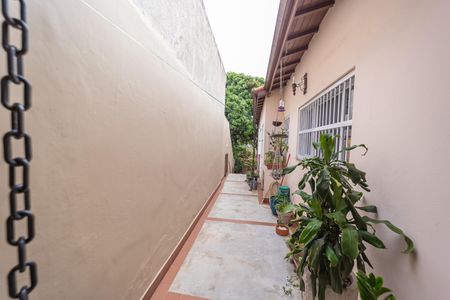 Casa à venda com 90m², 2 quartos e 2 vagasCorredor