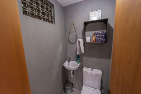 Casa à venda com 90m², 2 quartos e 2 vagasBanheiro 2