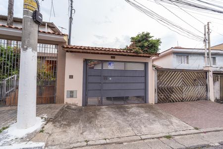 Casa à venda com 90m², 2 quartos e 2 vagasFachada