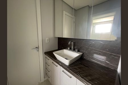 Apartamento à venda com 140m², 3 quartos e 2 vagasBanheiro da Semis Suítes
