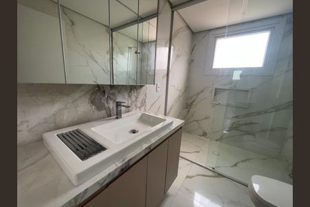 Apartamento à venda com 140m², 3 quartos e 2 vagasBanheiro da Suíte 1