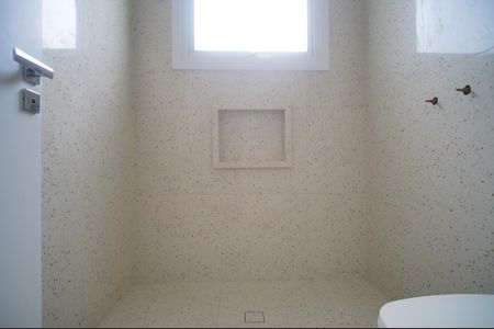 Apartamento à venda com 240m², 3 quartos e 3 vagasbanheiro da Suíte 2 e 3