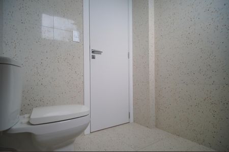 Apartamento à venda com 240m², 3 quartos e 3 vagasbanheiro da Suíte 2 e 3