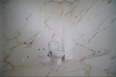 Apartamento à venda com 240m², 3 quartos e 3 vagasbanheiro da Suíte 1