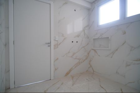 Apartamento à venda com 240m², 3 quartos e 3 vagasbanheiro da Suíte 1