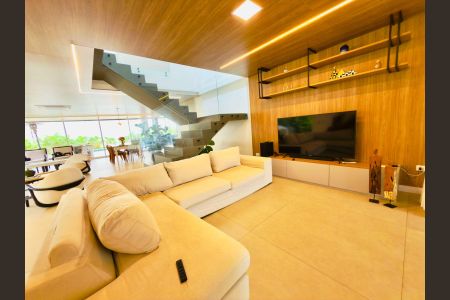 Sala de casa de condomínio à venda com 4 quartos, 385m² em Colinas da Anhanguera, Santana de Parnaíba