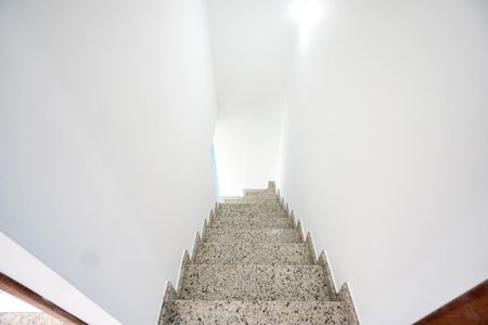 Apartamento à venda com 100m², 3 quartos e 3 vagasEscada