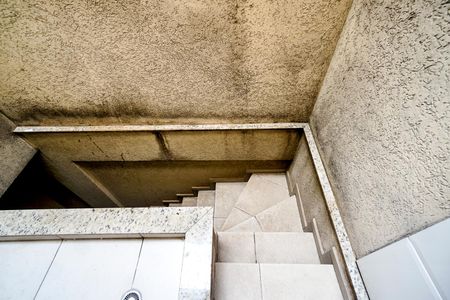 Apartamento à venda com 100m², 3 quartos e 3 vagasEscada