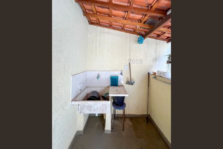 Casa para alugar com 250m², 2 quartos e 1 vagaÁrea de Serviço