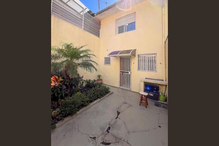 Casa para alugar com 250m², 2 quartos e 1 vagaQuintal