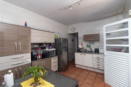 Casa à venda com 2 quartos, 100m² em Vila Nivi, São Paulo